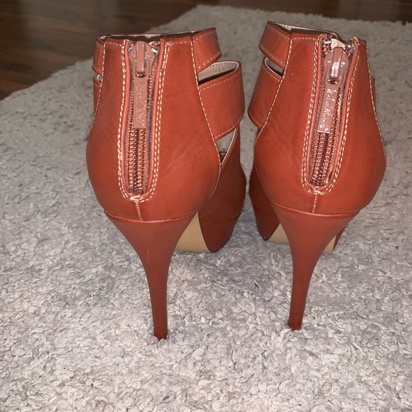 5” Brown Platform Leather Heels - Size 9.5 - Picture 4 of 4